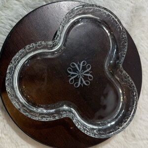 VTG AVON clear glass clover trinket dish with a etched design